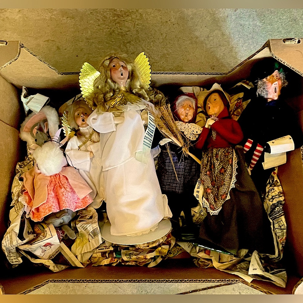 Byers Choice Christmas Collectibles
Rare tree top Angel and Choir lass.